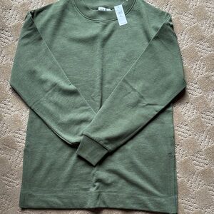 NWT GAP Women’s Green crewneck small tall